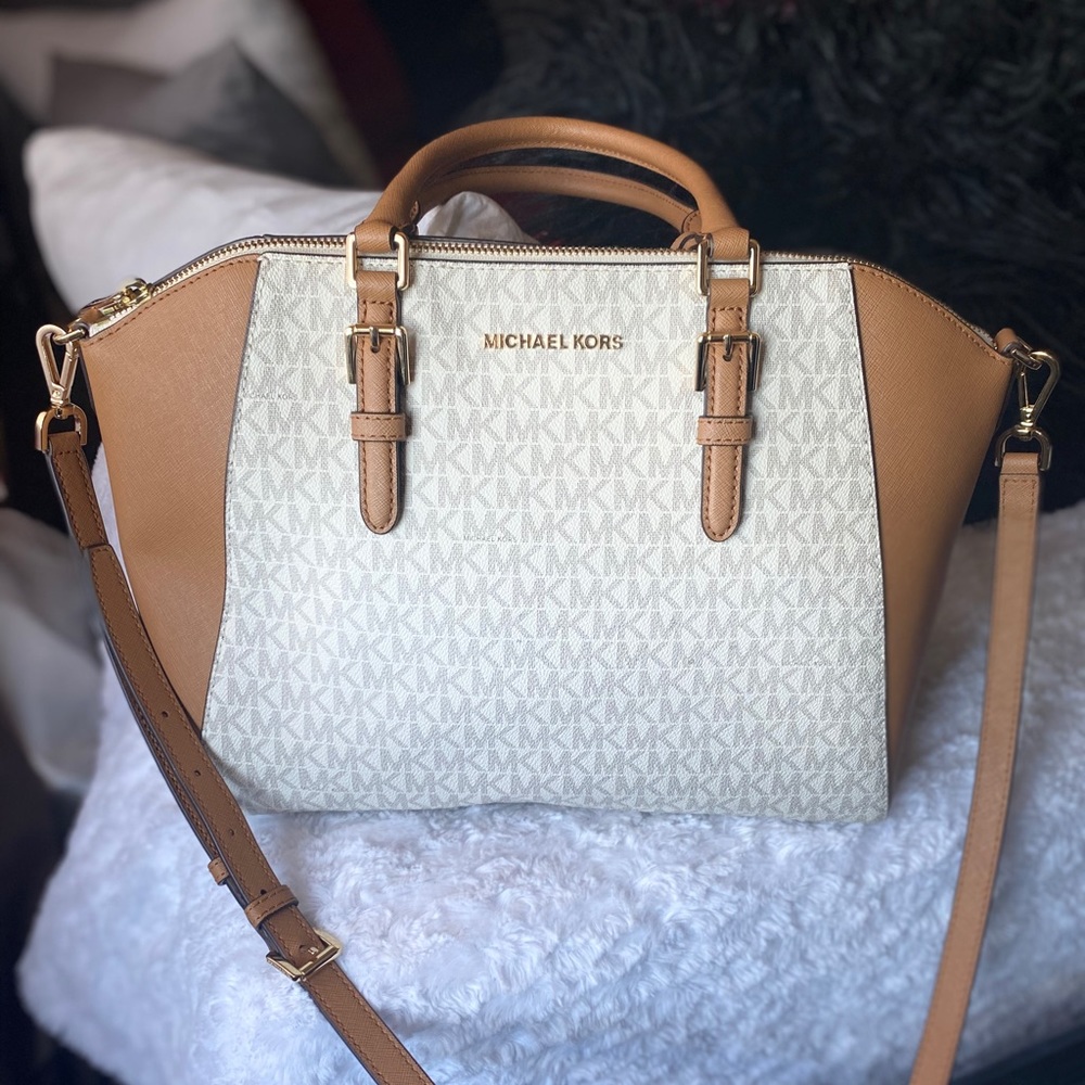 Michael Kors satchel bag💛🤍💛